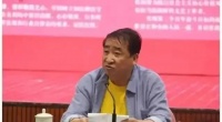 76岁歌唱家蒋大为冒雨商演，引起网友热议