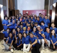 香港艺人集体赴中山打高尔夫，任达华罕露脸，被曝有意在当地买房