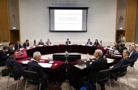 刘銮雄为何地位低？其他豪门掌门人都成特首顾问，他却在争风吃醋