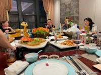 现代酒桌怪状：以前桌上白酒供不应求，如今却喝者甚少，这是为何？