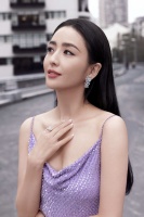 佟丽娅真的太美了，分享了自己微博之夜的造型，真的太惊艳了……