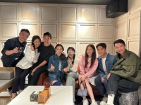 黎诺懿杨卓娜张达伦等开心相聚 汤洛雯拉着马国明的手甜蜜合影