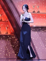 来欣赏昨天一些女明星的出圈神图……