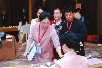 同台竞技“斗”茶艺