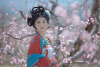 山东邵庄的桃花开了，花香里有个工业强镇