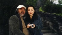 张纪中与小11岁岳母同框，娇妻和岳母很年轻，引起网友热议