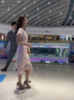 偶遇王楚然，本人好瘦好美！