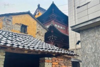 富阳山岙深处有个小村庄因“贝山寺”而得名，弘一法师曾在此禅修
