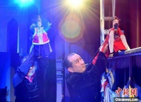 福建漳州：布袋木偶戏的“幕后乾坤”