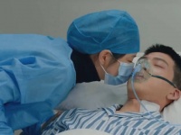 路晨抢救那天，归晓生下孩子，哭着对他说加油，他听得到……