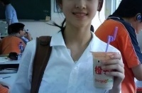 章泽天朋友圈曝光，和名媛合影被嘲：刘强东出轨数年后，她竟然…