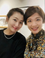 Selina官宣怀孕后首曝孕妈照 头发束起容光焕发