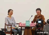 从人间至味到山行海货，这本书里有她诗意的《半岛》时光