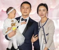 李亚鹏众筹养女，疲于应对，女儿周岁草草过，老婆像保姆