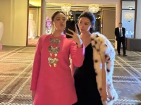 内地姑娘嫁香港富豪，两个人相差20多岁，连生三子却频被传婚变