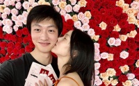 姐弟恋修成正果！金大川晒照宣布与维密超模雎晓雯结婚：恋爱1年领证，因女方怀孕推迟婚礼