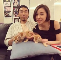 恭喜！香港知名女歌手被发型师男友求婚成功，经济压力大怕生小孩