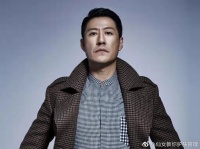 著名演员于震:被前妻怒骂家暴男，却被小十三岁美貌娇妻当成宝