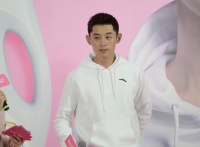 漩涡中的张继科：曾为安踏代言却直播中吐槽“鞋太丑”，还涉直播带货诉讼