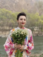 央视主持人张蕾疑似离职，工作16年没上过春晚，发文向观众告别