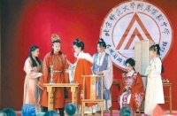 《红楼梦》从教材“走进”大观园 师生化身“红楼梦中人”