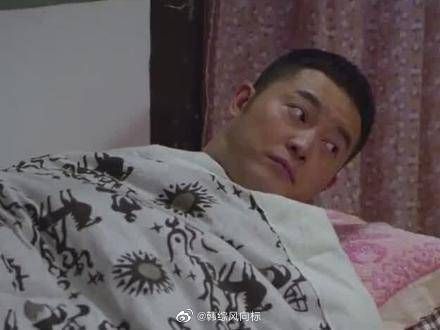 一只耗子拉进了二人关系，男人终于如愿以偿上床了