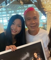 李龙基疑将工资全部上缴 小36岁娇妻晒用名包装满现金被指炫富