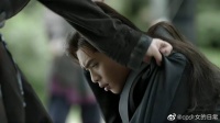 一群六品高手围攻，范闲却蹲地看石头，王启年小手急坏