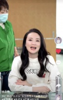 王艳复出赚钱不易，近照白头发很显眼，老公王志才债务风波后消失