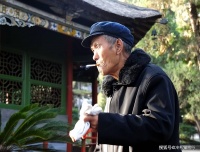 海南65岁大爷自己在家酿酒，喝完两天后住进了医院，咋回事？