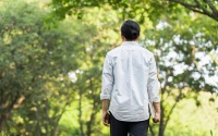 爱情需要什么？愿你强大到无需有人宠有人爱，却依然有人宠有人爱