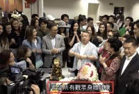 TVB“御用恶母”近况曝光！现身慈善晚宴与众星合照，80岁状态佳