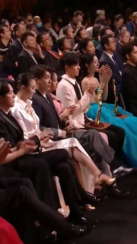 国家一级演员李保田 荣获终身成就奖3夺影帝6夺视帝……