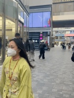 井柏然刘雯牵手逛三里屯again！