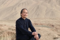 刘亮程《我的孤独在人群中》：回到万物并育的村庄