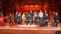 山西左权盲艺人给音乐学家田青“赠琴”传佳话