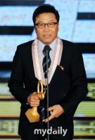 李秀满出售SM娱乐旧大楼 卖给晓星集团的子公司