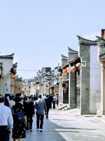 第十二届“十月诗会”年度诗歌奖颁出，诗人们采风淅川