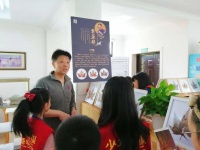 《少年日报》双语学生记者团走进北新泾街道