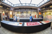 福建福州：闽宁民间工艺美术交流展举行