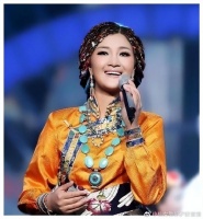 曾经火遍全国的降央卓玛，为何在歌坛里突然销声匿迹了？