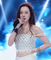 40岁唐艺被27岁小伙求婚，资产5000万，8公司9别墅奔驰宝马随便开