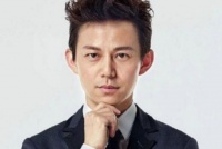 她曾是湖南一姐，颜值实力碾压李湘，却不幸瘫痪，如今生活成这样