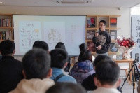 翻翻绘本《我想偶尔停一会儿》，在闲暇日常里积蓄能量