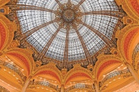 消费时代的超级符号：巴黎老佛爷百货究竟在卖什么？