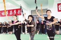 10年学艺传承 让濒危剧种焕发新生 一群“00后”将汉调桄桄推上直播“舞台”