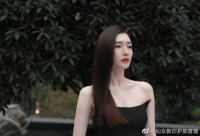 完美女神是假的，胯宽腿粗，溜肩没腰，生图揭露人间真实