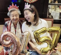 香港知名女星至今仍是单身，只谈过一次恋爱，前男友因肺癌离世