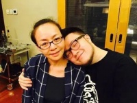 同父不同命：英达两儿子差别大，一个为国争光一个难捧红