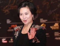 何鸿燊最对不起的女儿，并非是二房的何超琼，而是大房的何超英